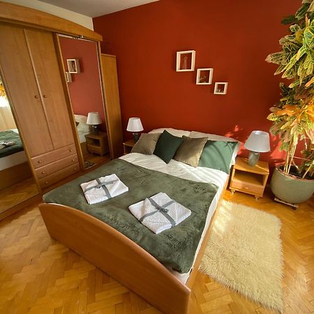 Przytulny Dom Pod Jabloniami Przy Targach Kielce Villa Exteriör bild