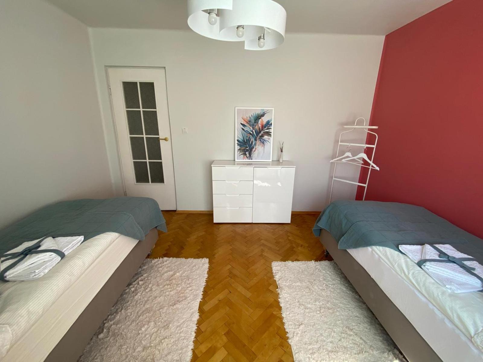 Przytulny Dom Pod Jabloniami Przy Targach Kielce Villa Exteriör bild