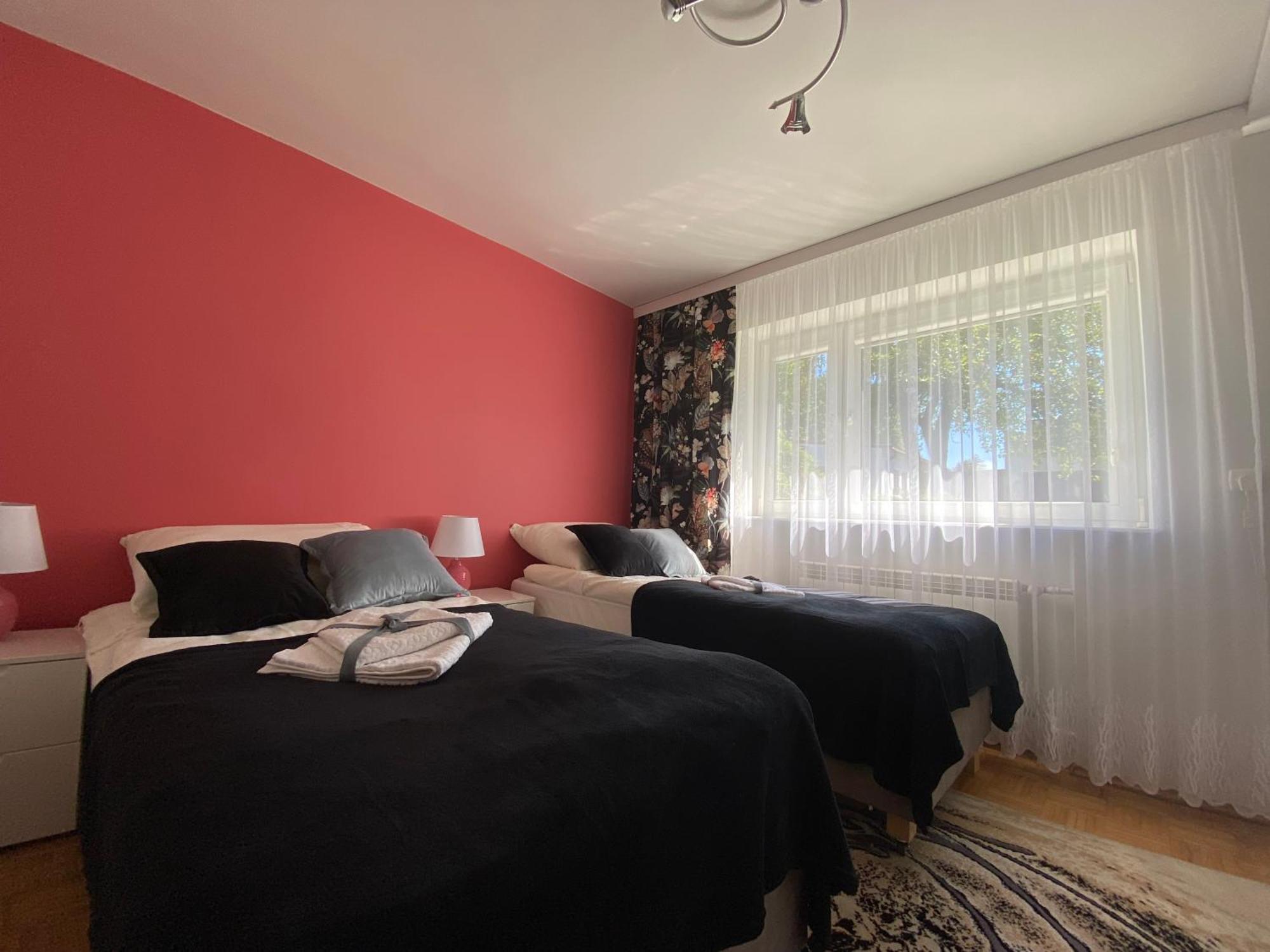 Przytulny Dom Pod Jabloniami Przy Targach Kielce Villa Exteriör bild