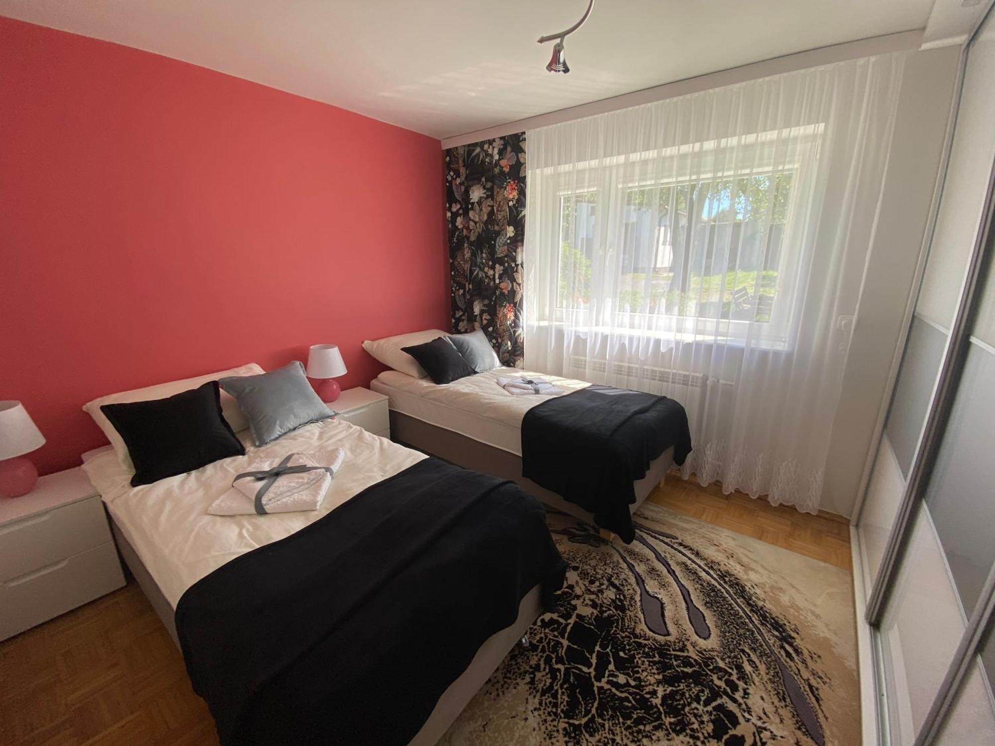 Przytulny Dom Pod Jabloniami Przy Targach Kielce Villa Exteriör bild